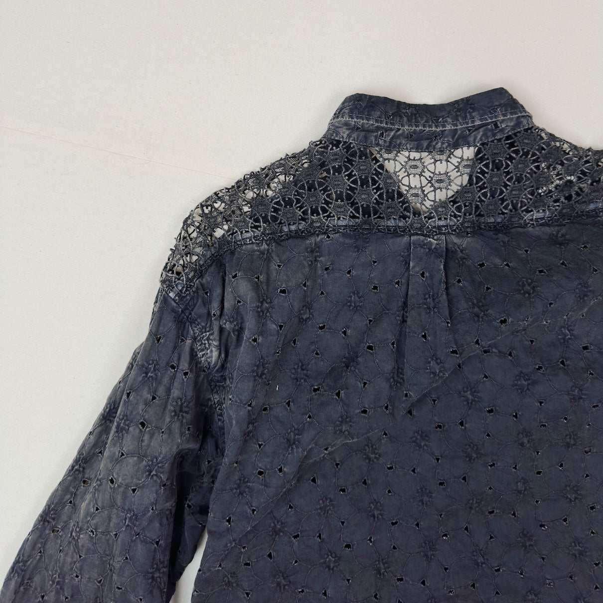 Vintage-eﬀect lace shirt Black