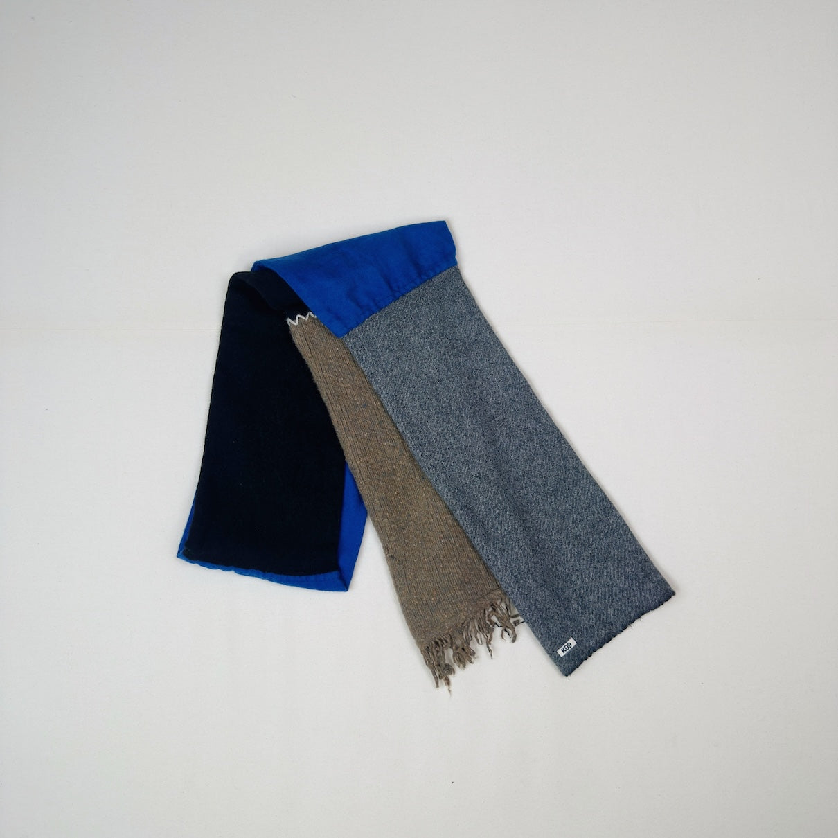 Panel-design muﬄer Blue