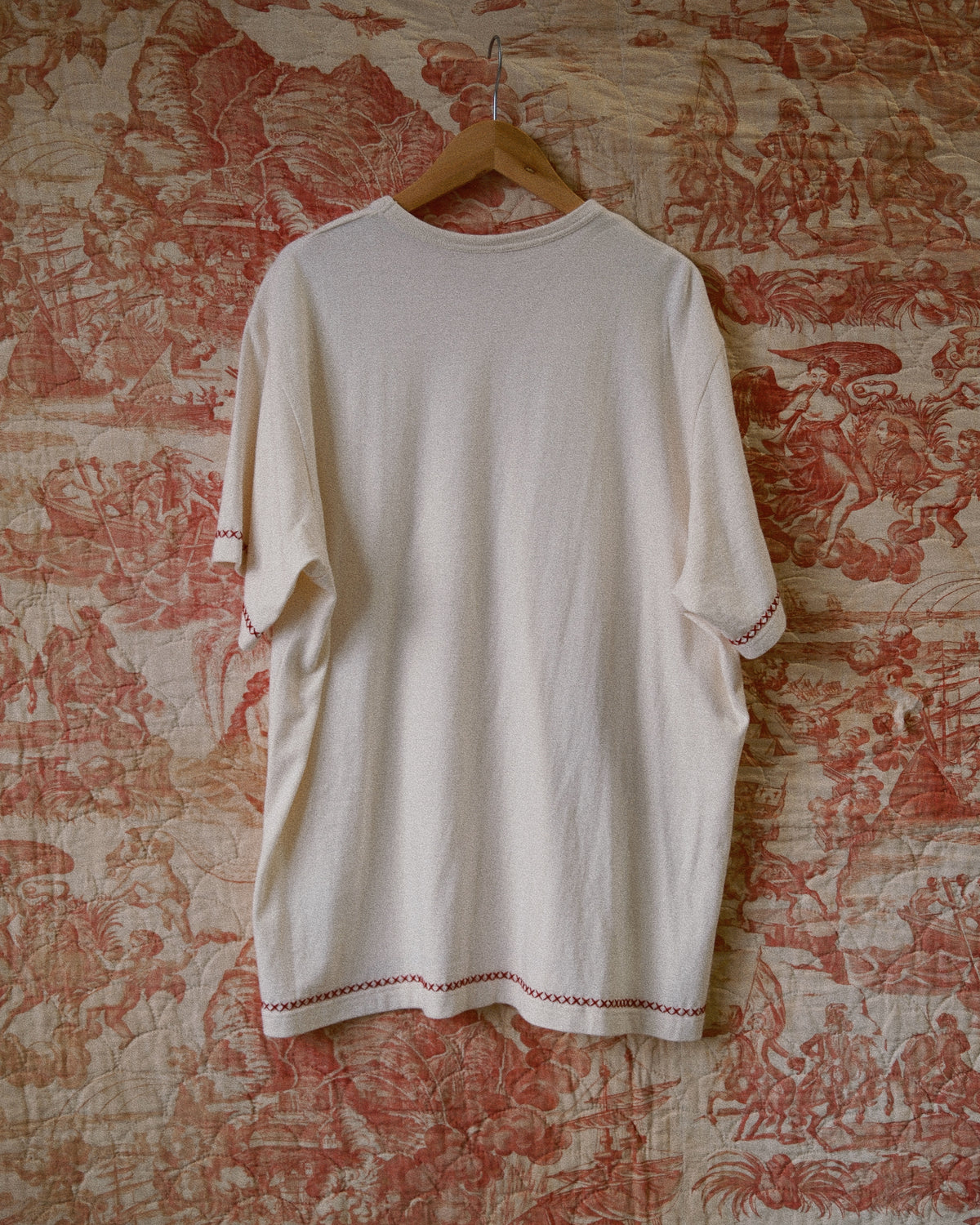 Hand-embroidered T-shirt Oatmeal