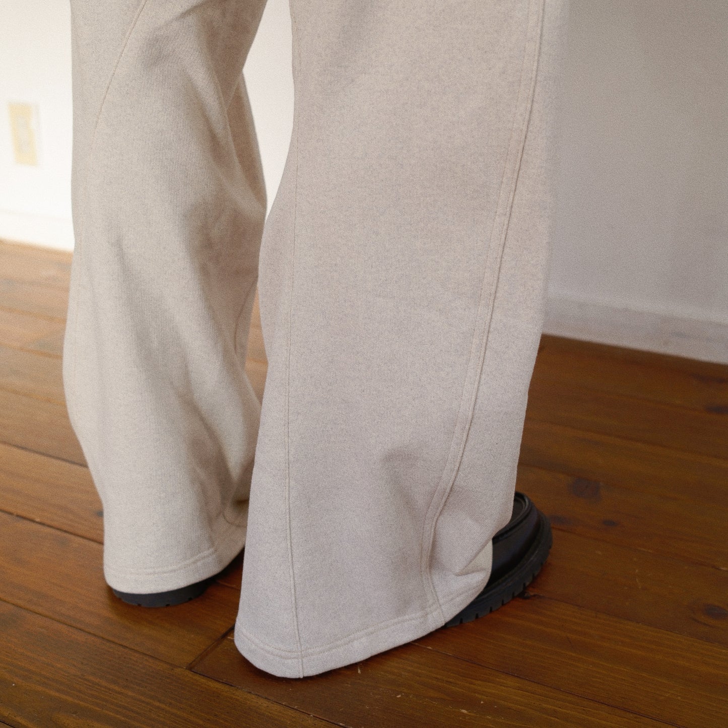 3D Cutting Sweat Pants Oatmeal