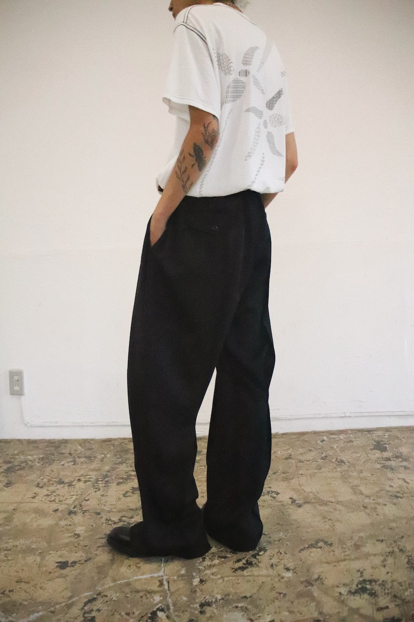 Tuck-detail pants Black