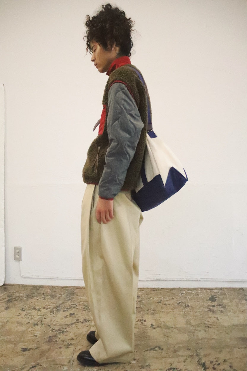 3D cutting messenger bag Blue