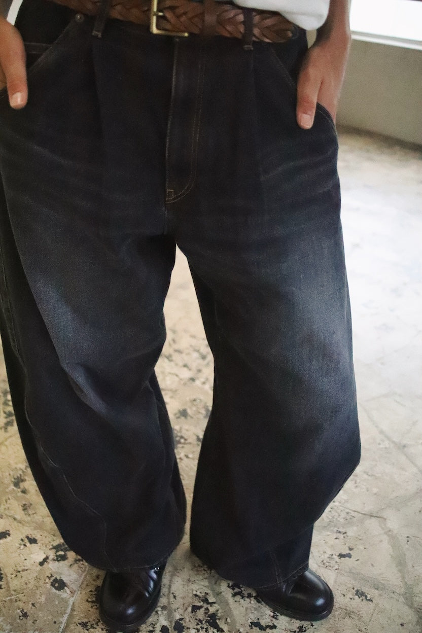 3D cutting denim pants Black