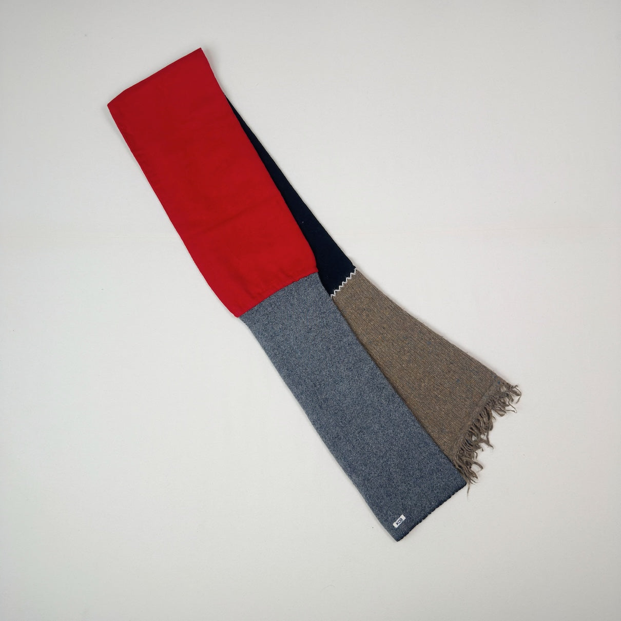 Panel-design muﬄer Red