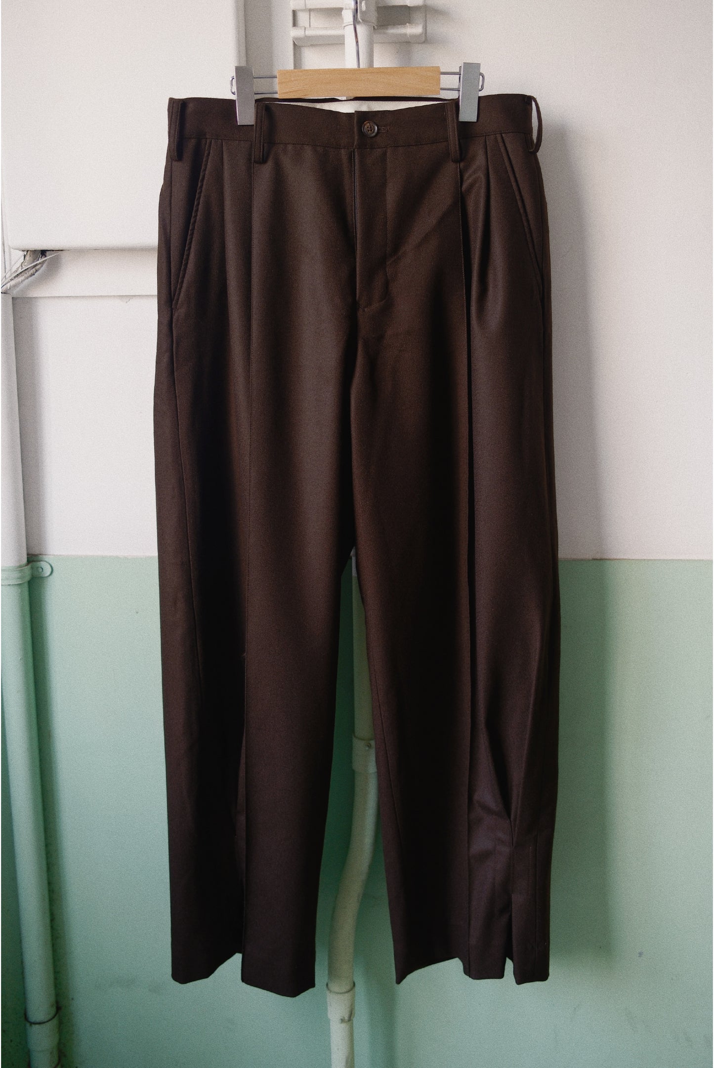 Tuck Pleats pants Brown