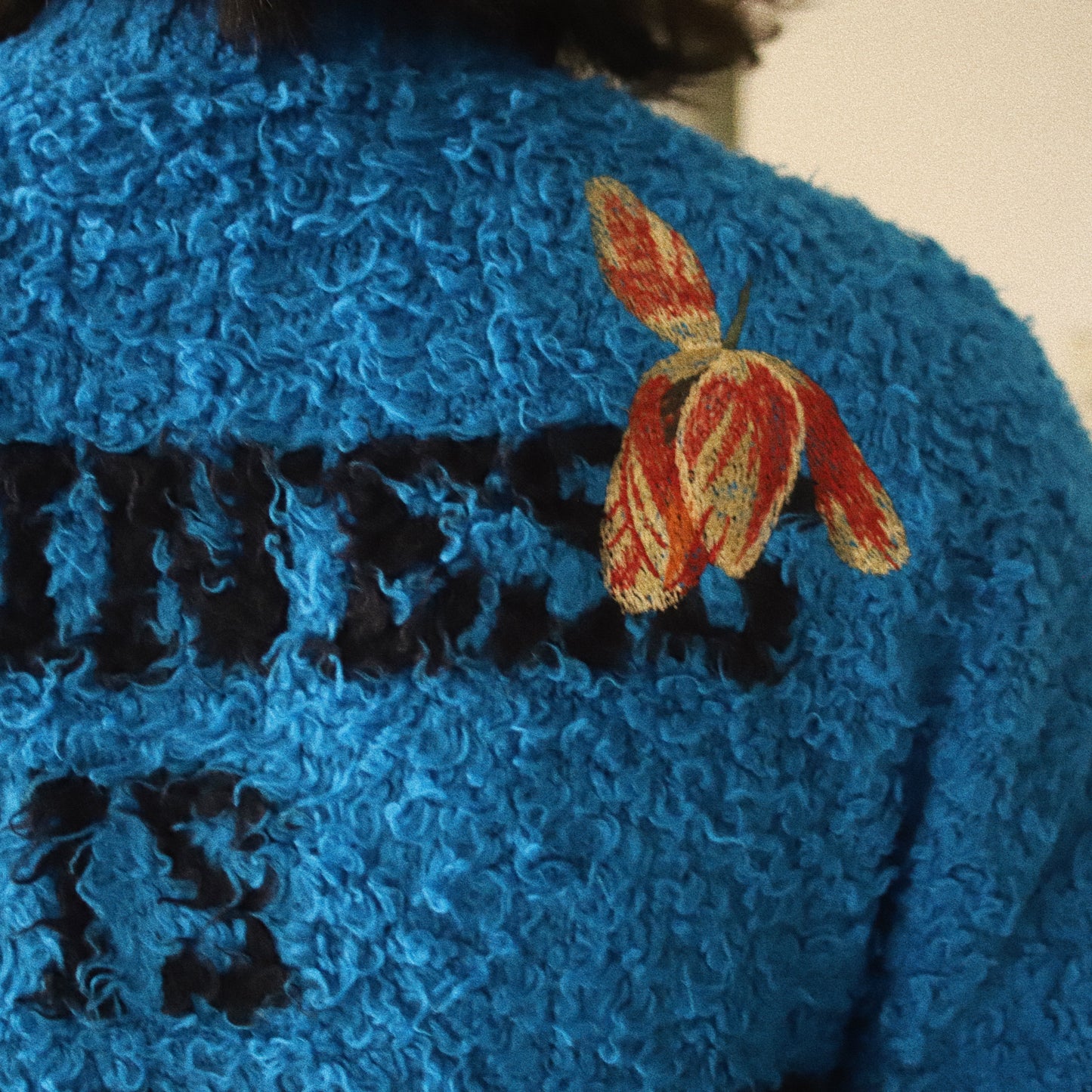 Embroidery-design crew-neck cardigan Blue