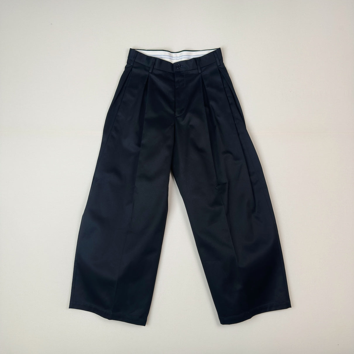 Tuck-detail cotton pants Black