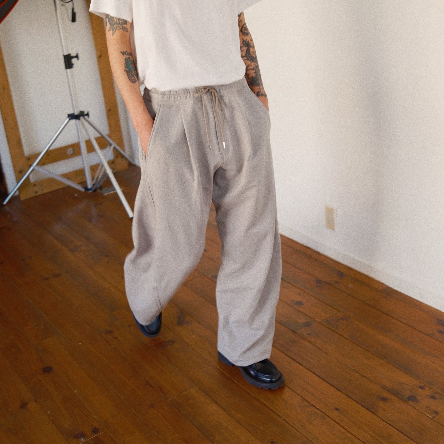 3D Cutting Sweat Pants Gray