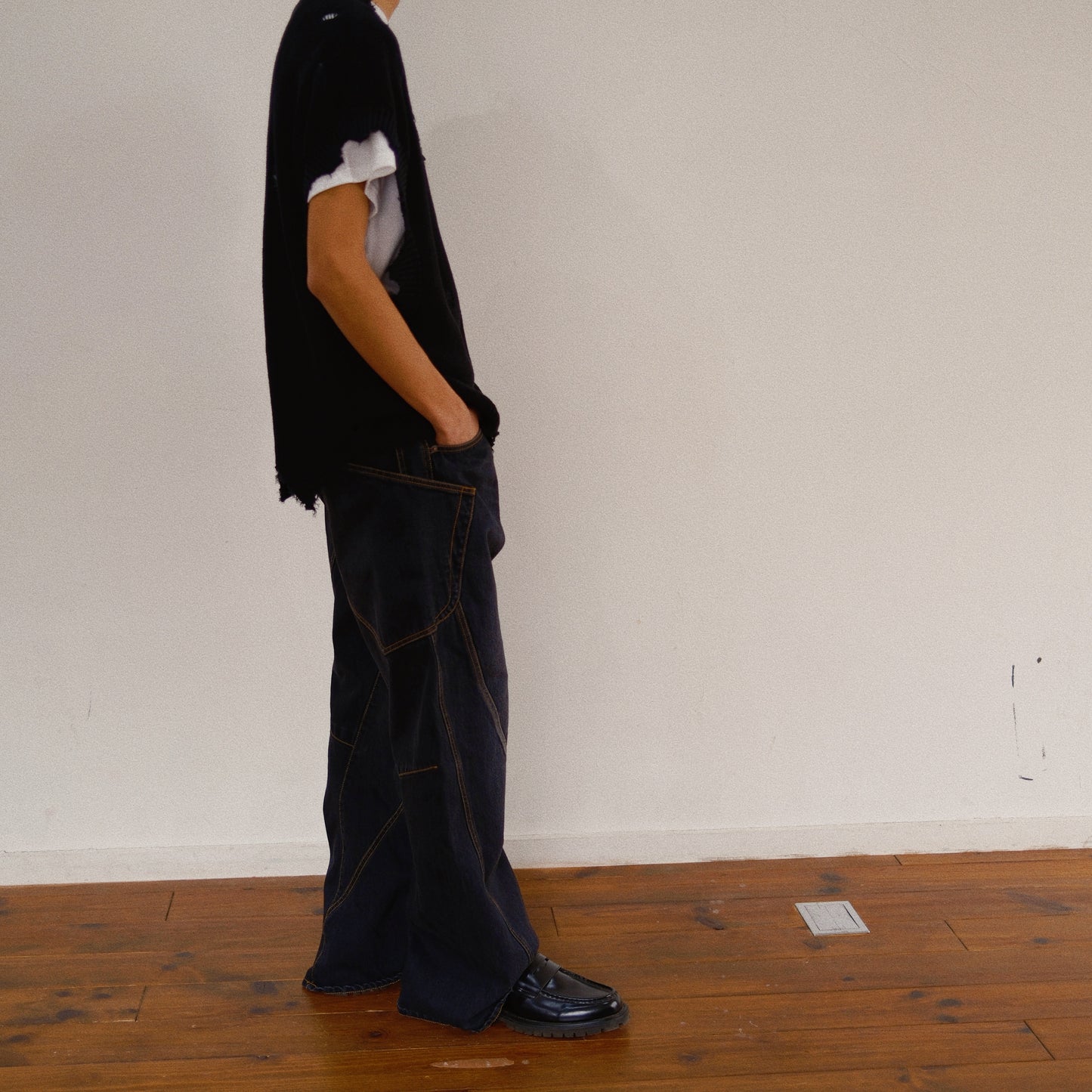 Destroyed Knit Vest Black