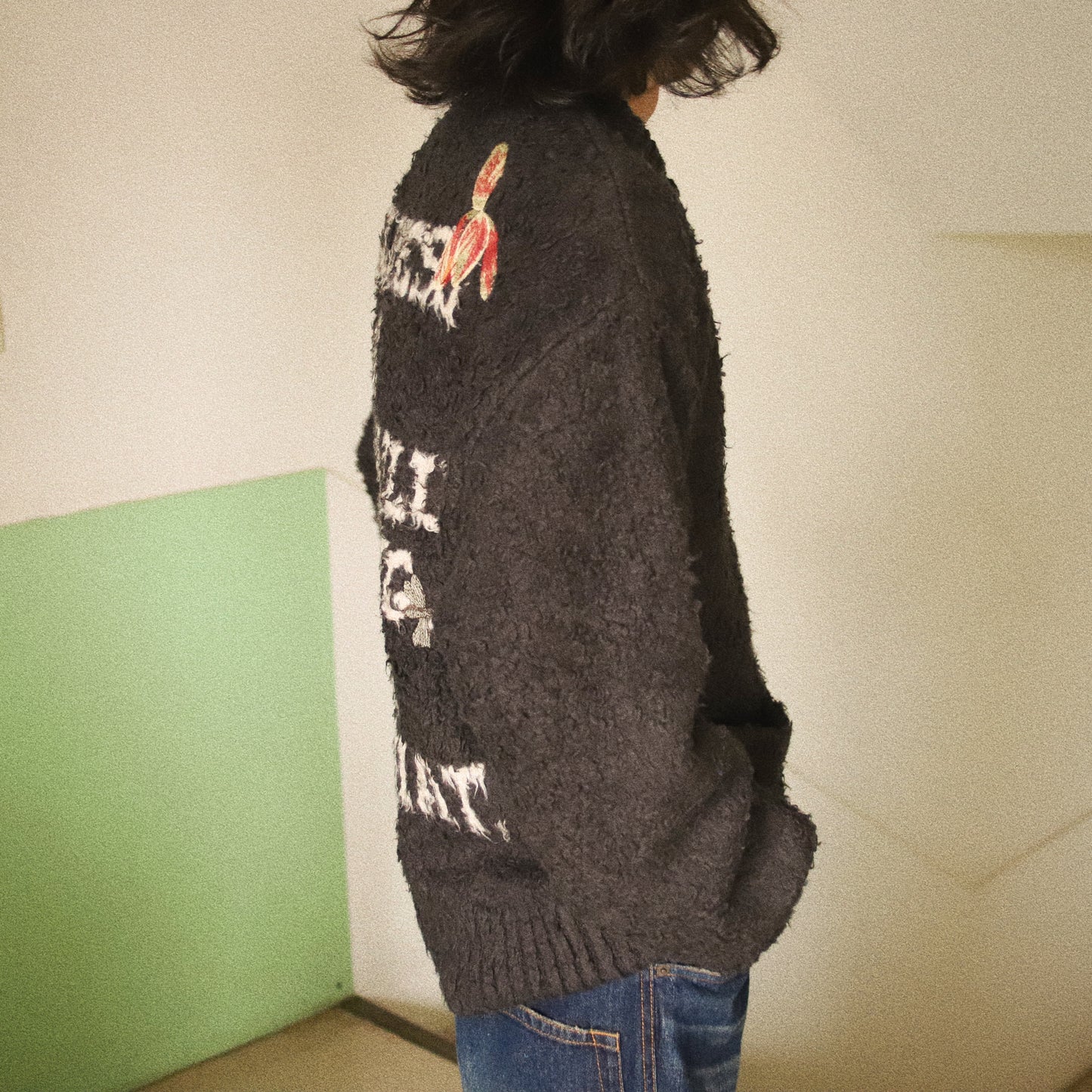 Embroidery-design crew-neck cardigan Black