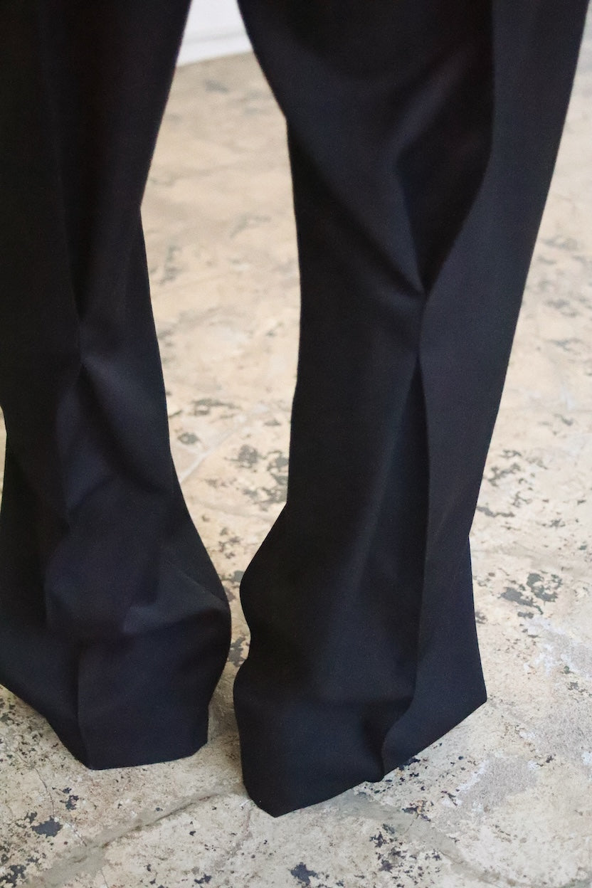 Tuck-detail pants Black