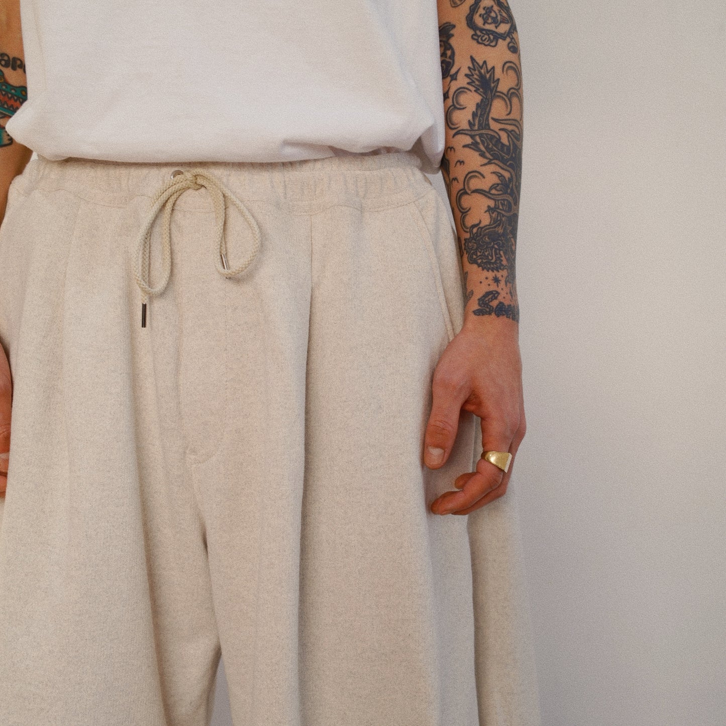 Pleated Balloon Sweat Pants Oatmeal