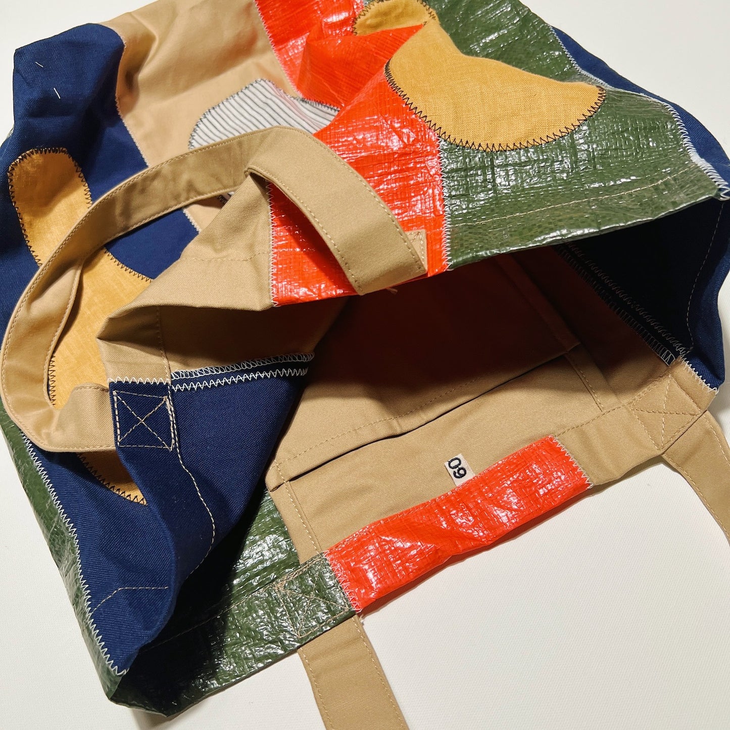 Color-block vinyl tote bag Orange