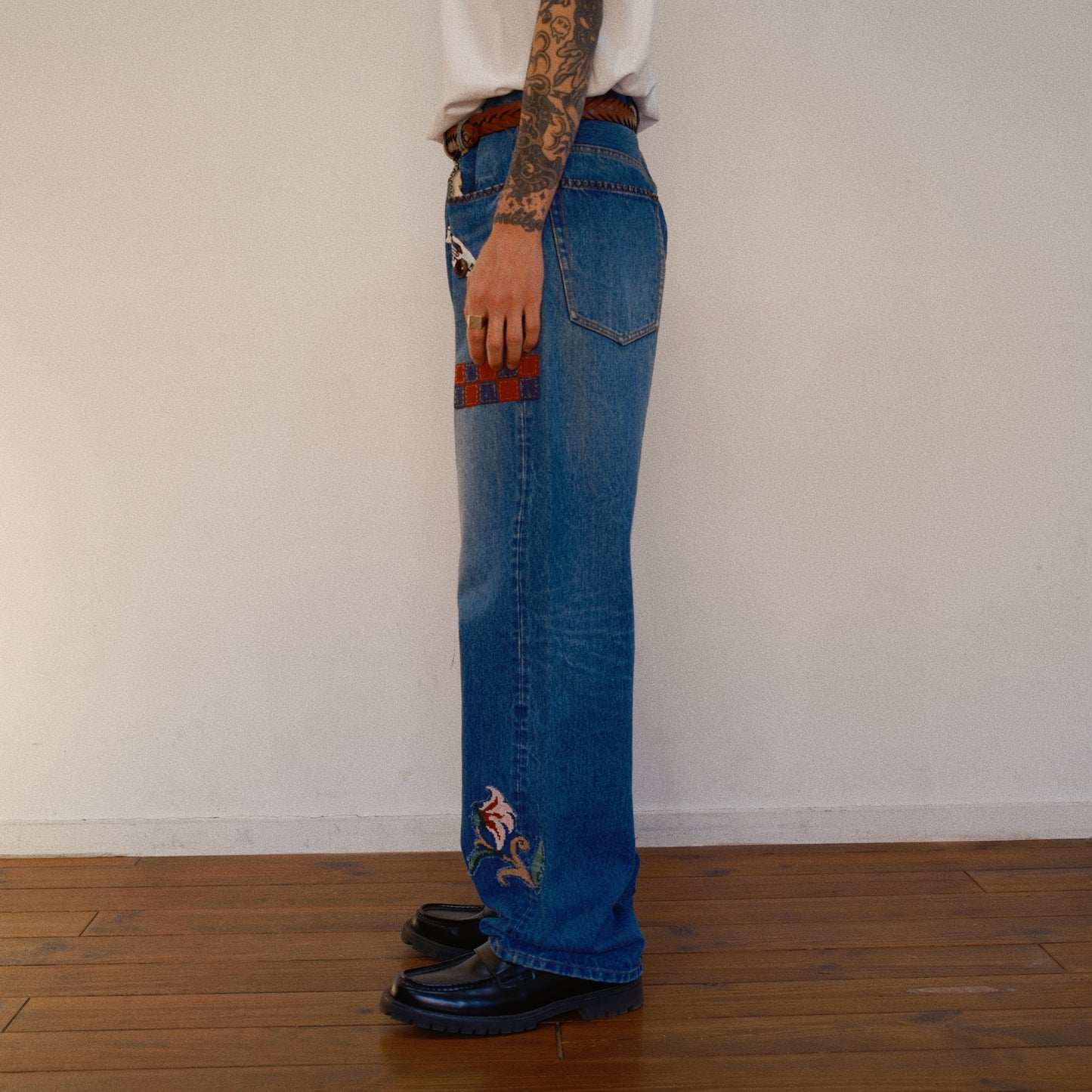 Hand-Embroidered Denim Pants 　Indigo