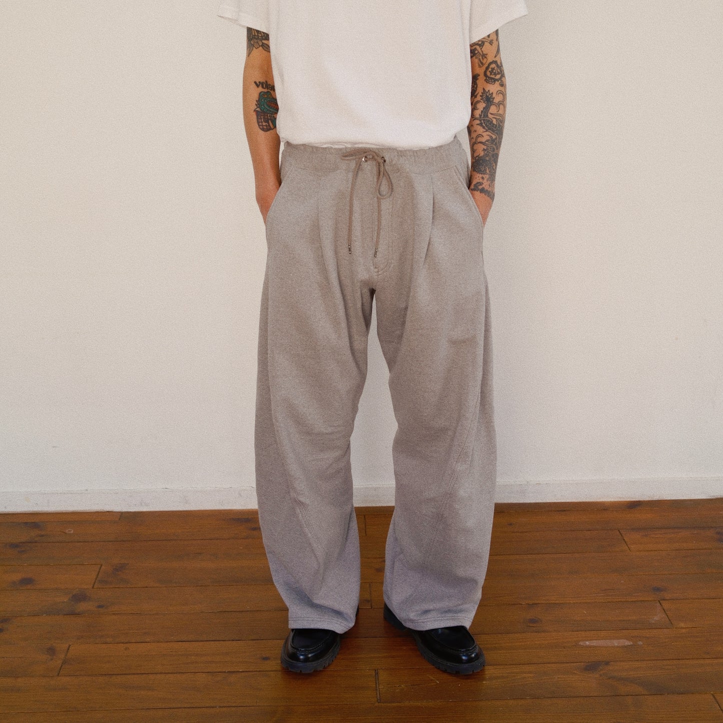 3D Cutting Sweat Pants Gray