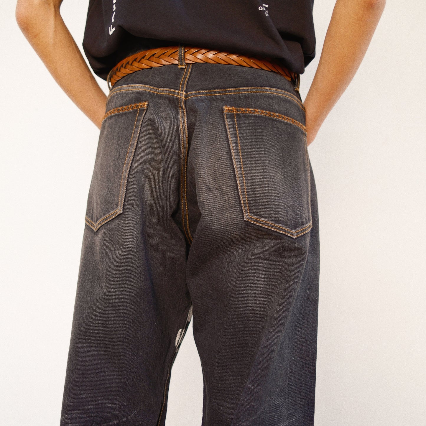 Hand-Embroidered Denim Pants 　Black