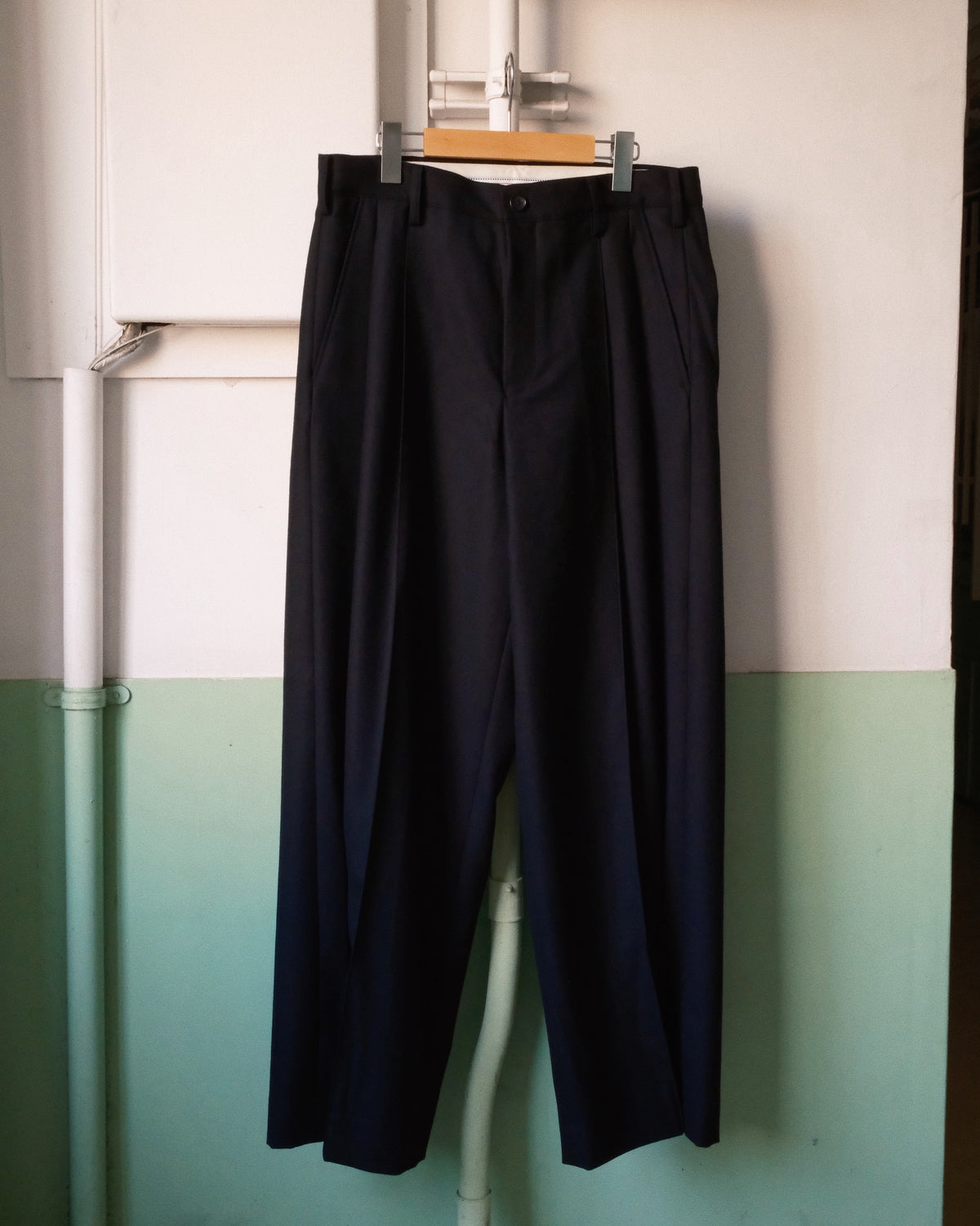 Tuck Pleats Pants Black