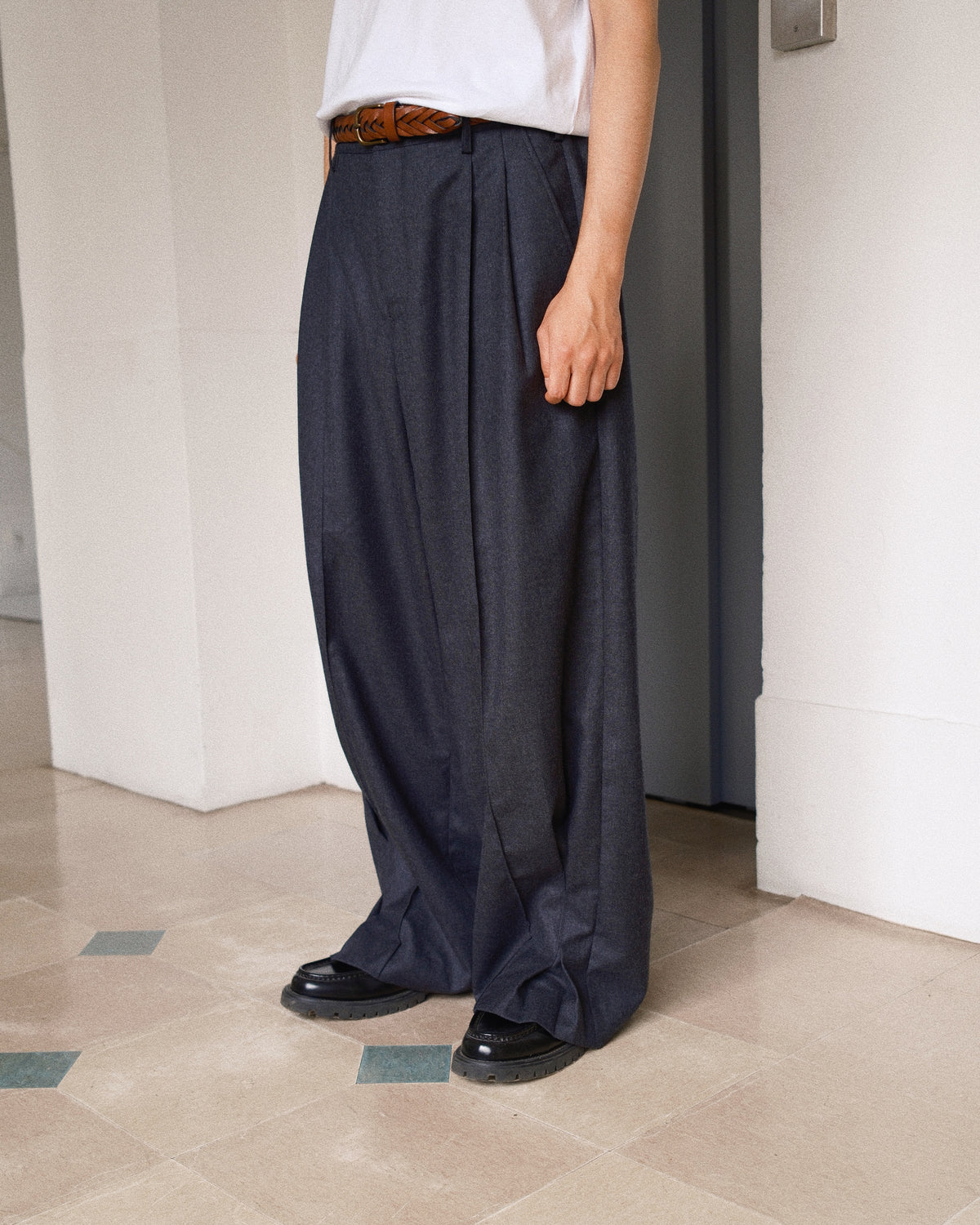 Tuck Pleats Pants Gray