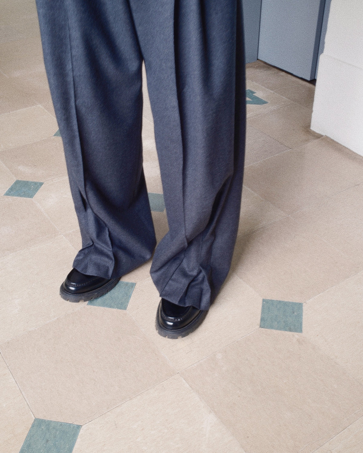 Tuck Pleats Pants Gray