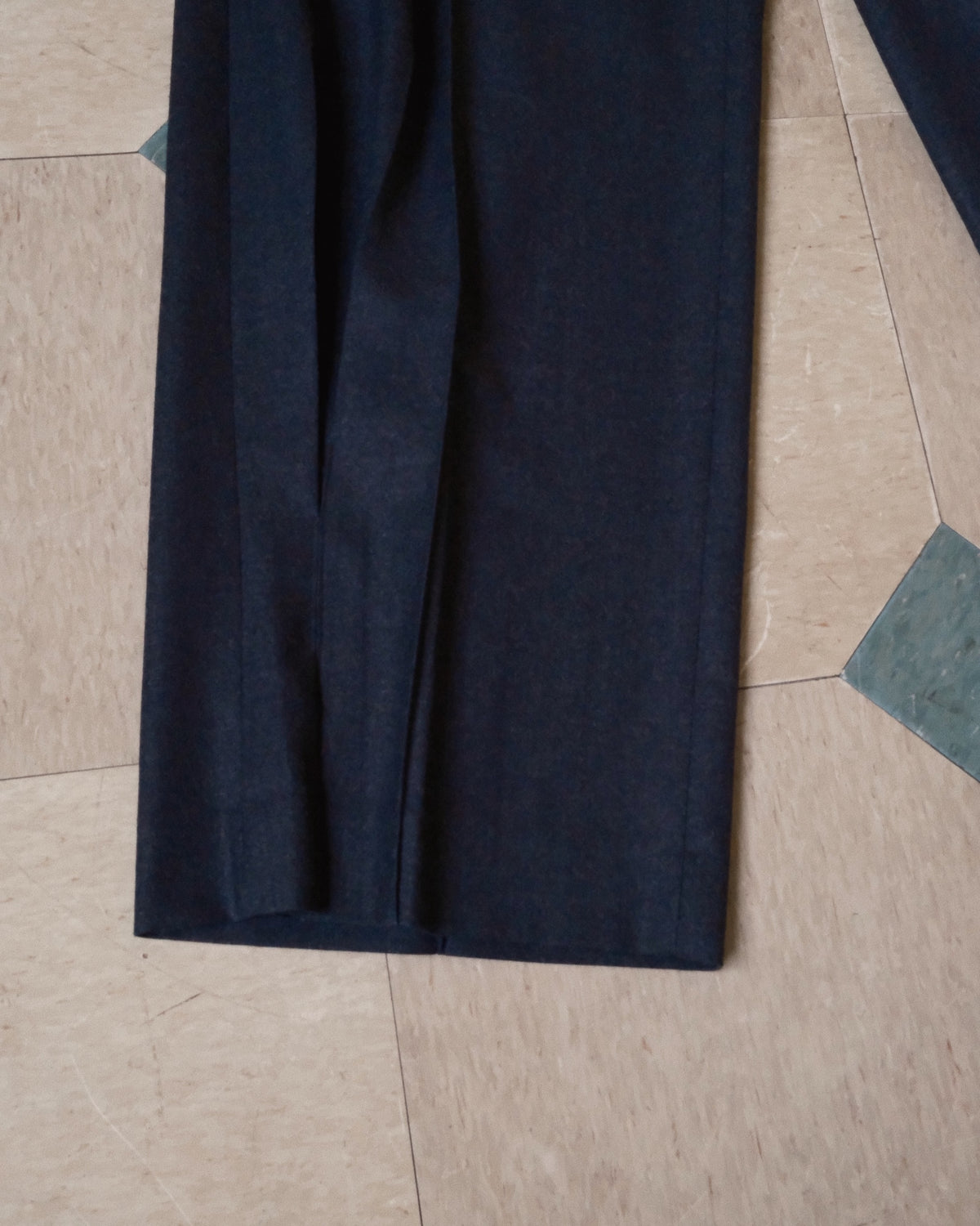 Tuck Pleats Pants Black
