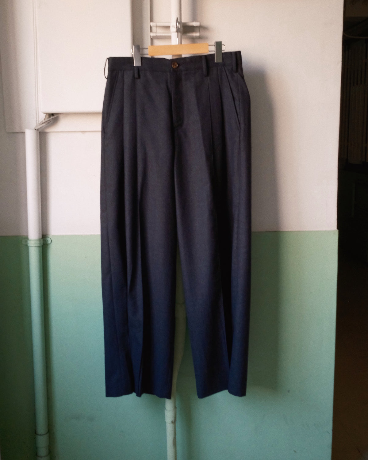 Tuck Pleats Pants Gray