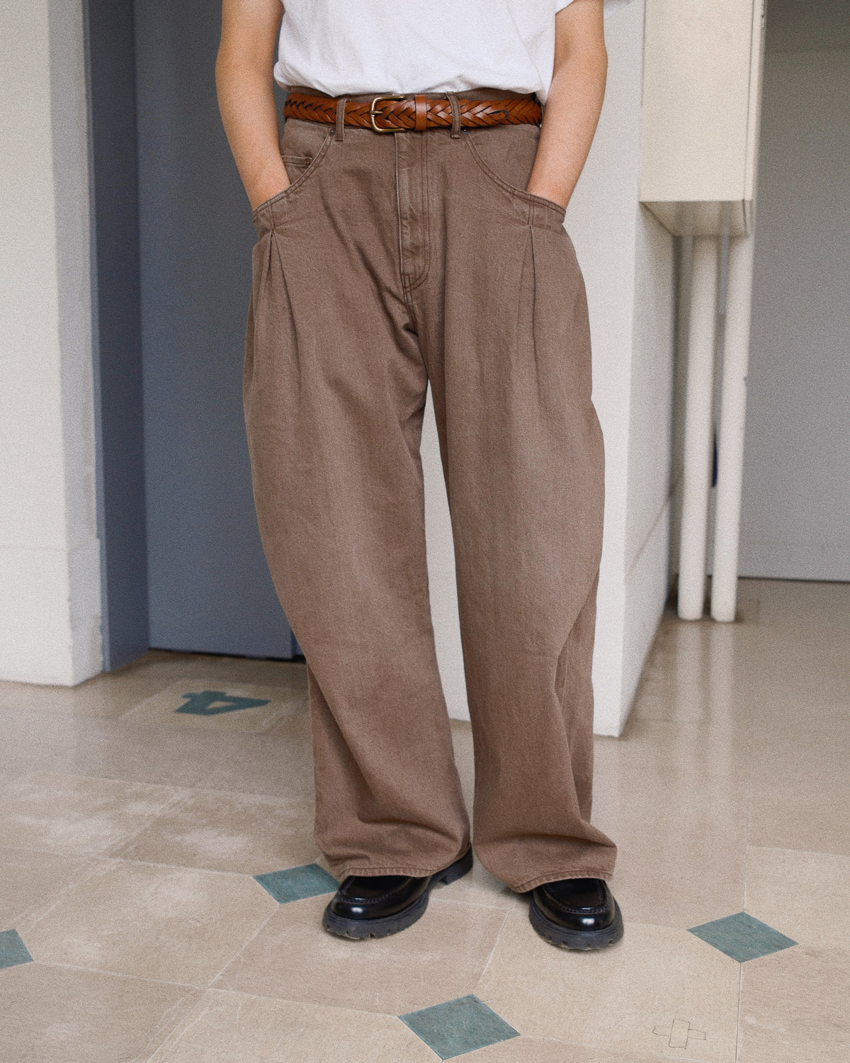 3D Cutting Denim Pants Brown