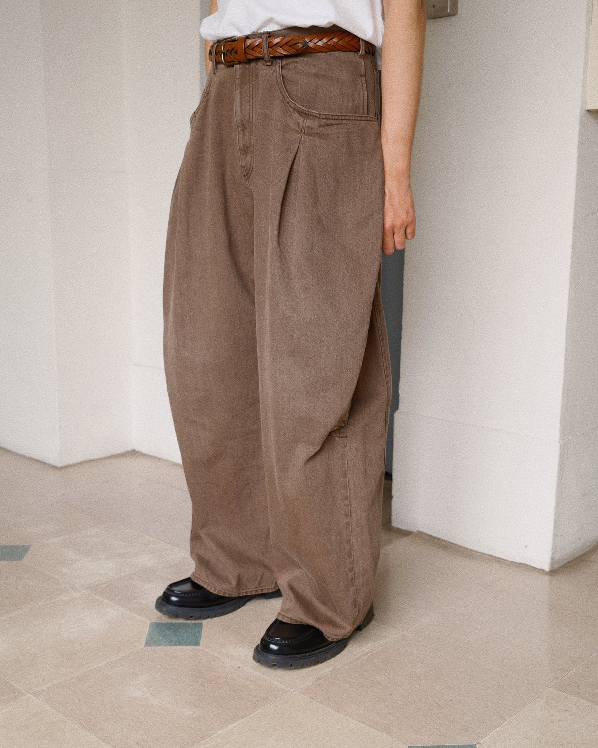 3D Cutting Denim Pants Brown