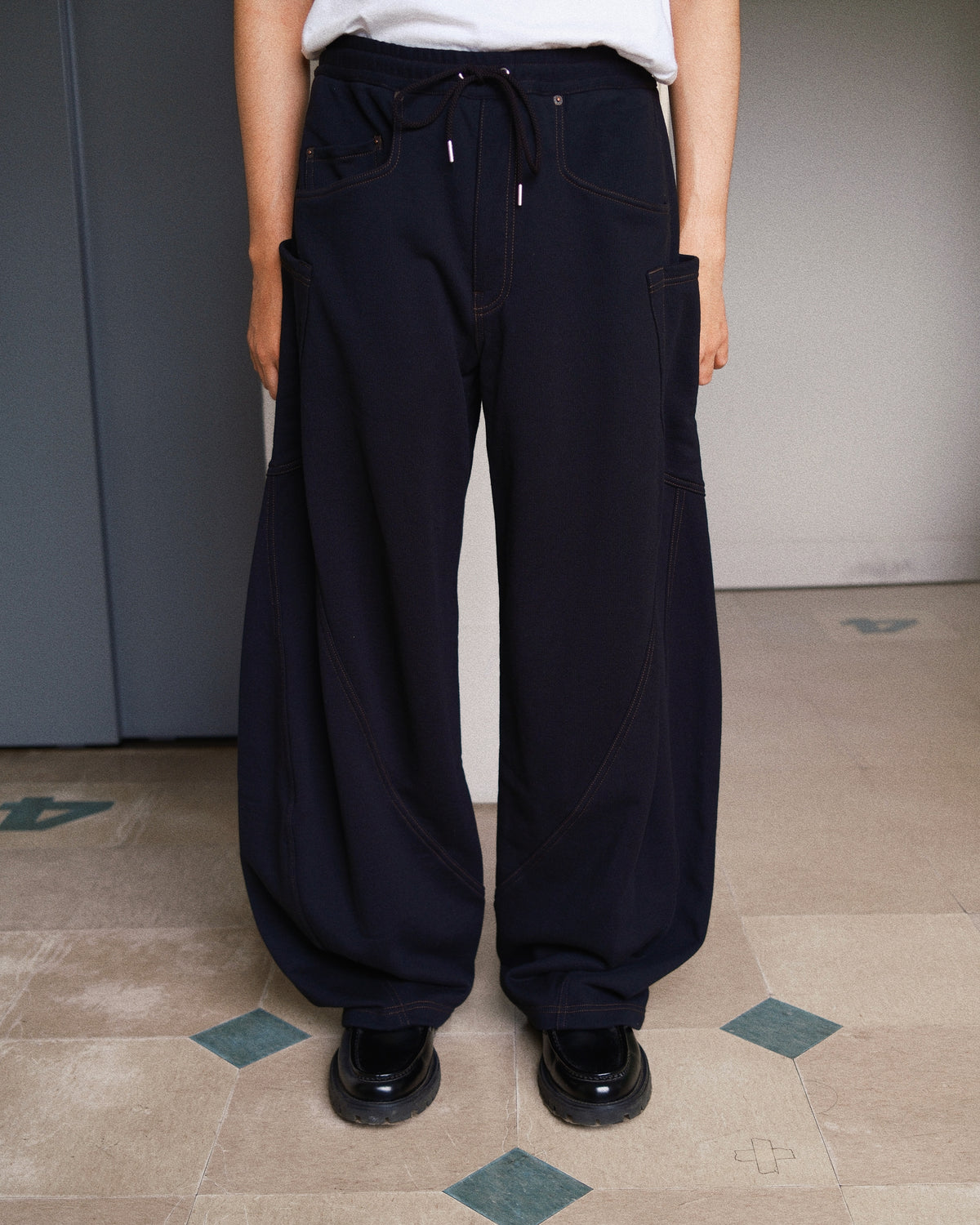 3D cutting sweat pants Black