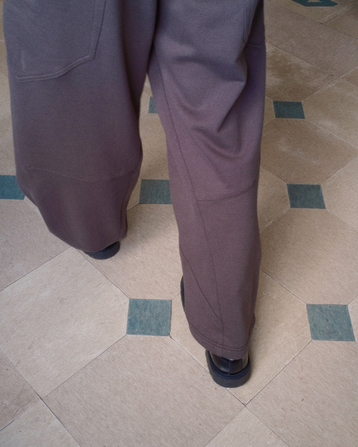 3D cutting sweat pants Charcoal