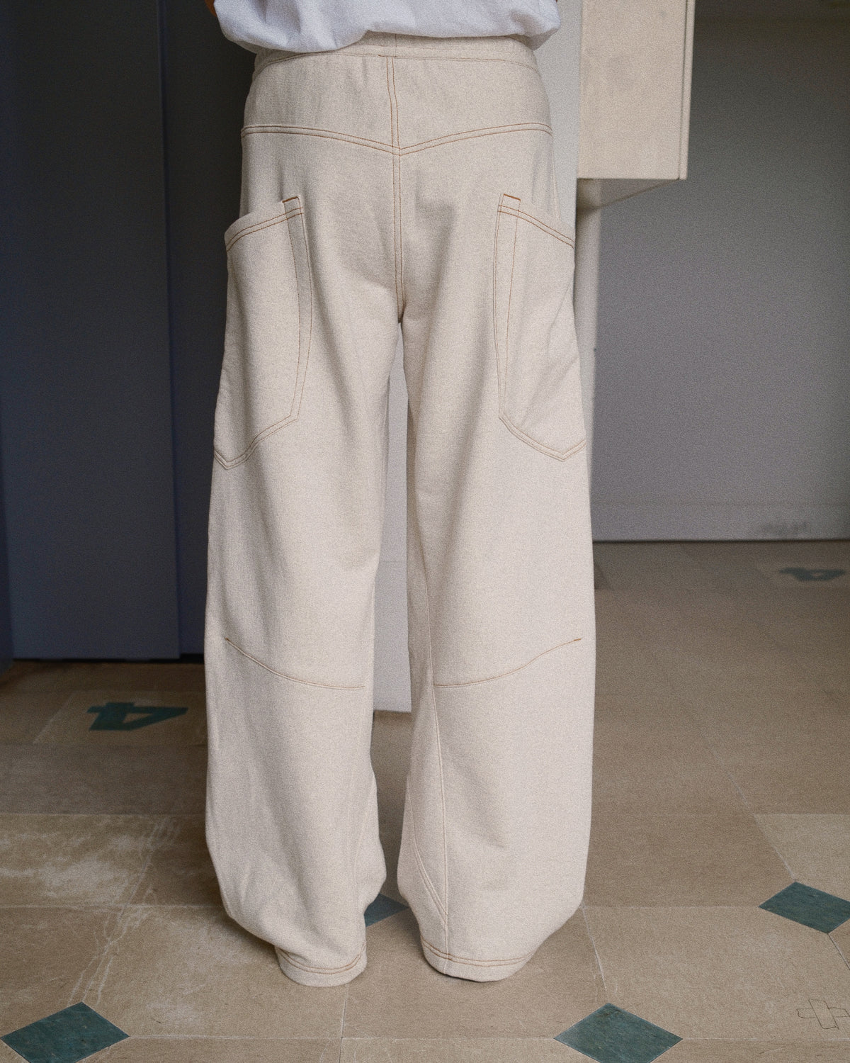 3D cutting sweat pants Oatmeal