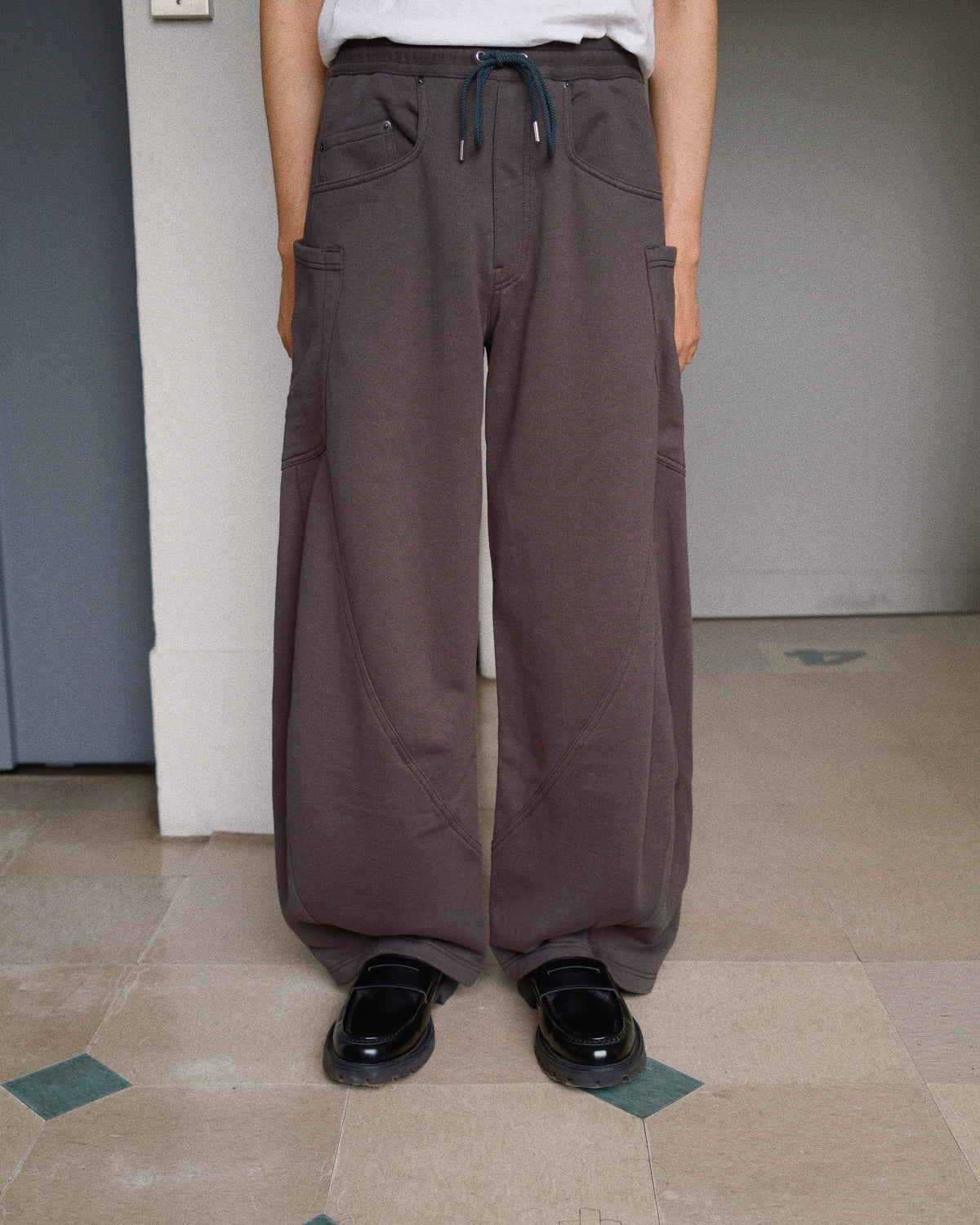 3D cutting sweat pants Charcoal