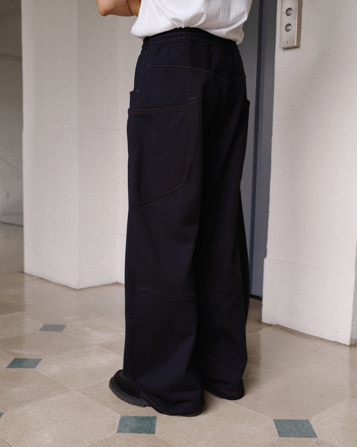 3D cutting sweat pants Black