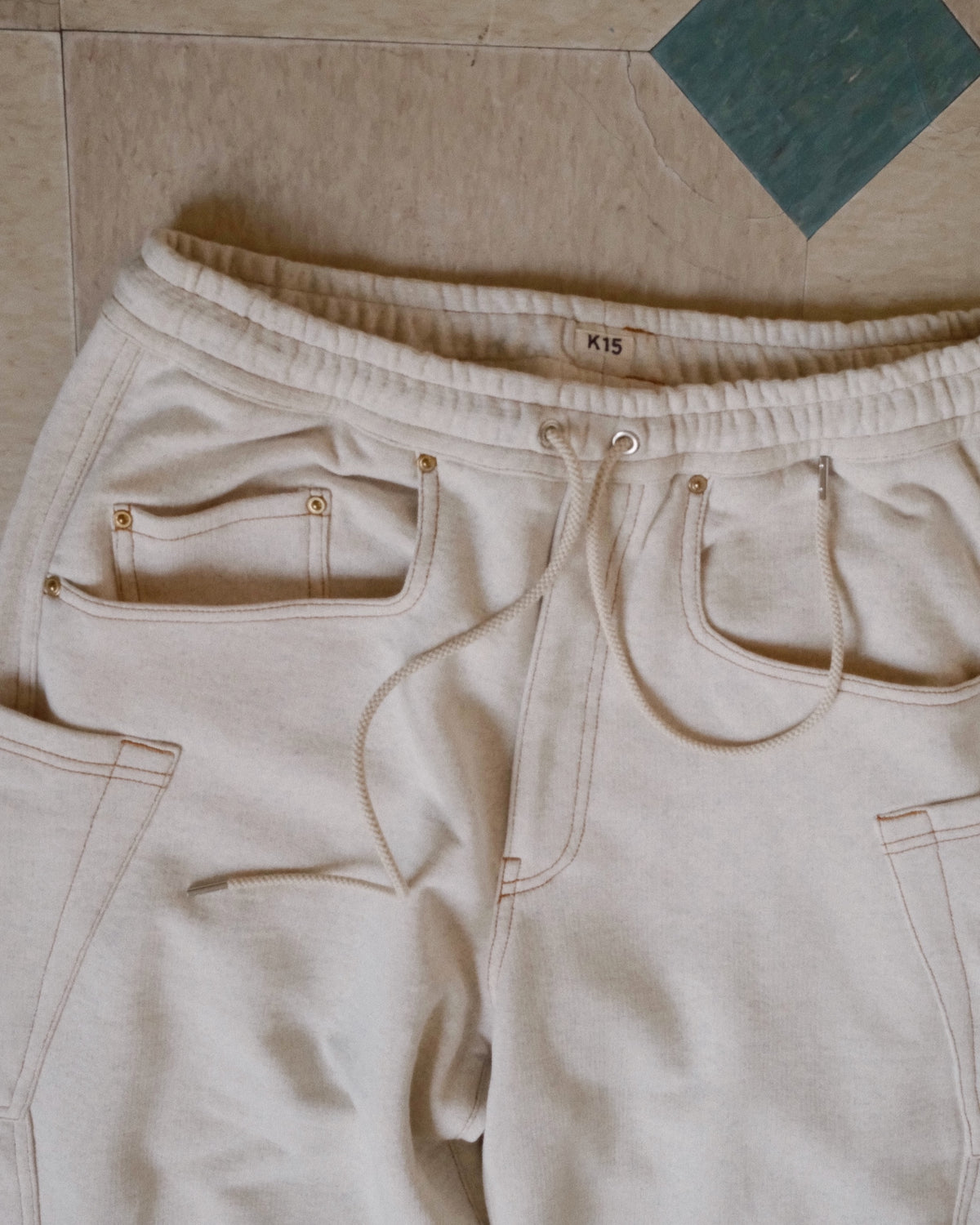 3D cutting sweat pants Oatmeal