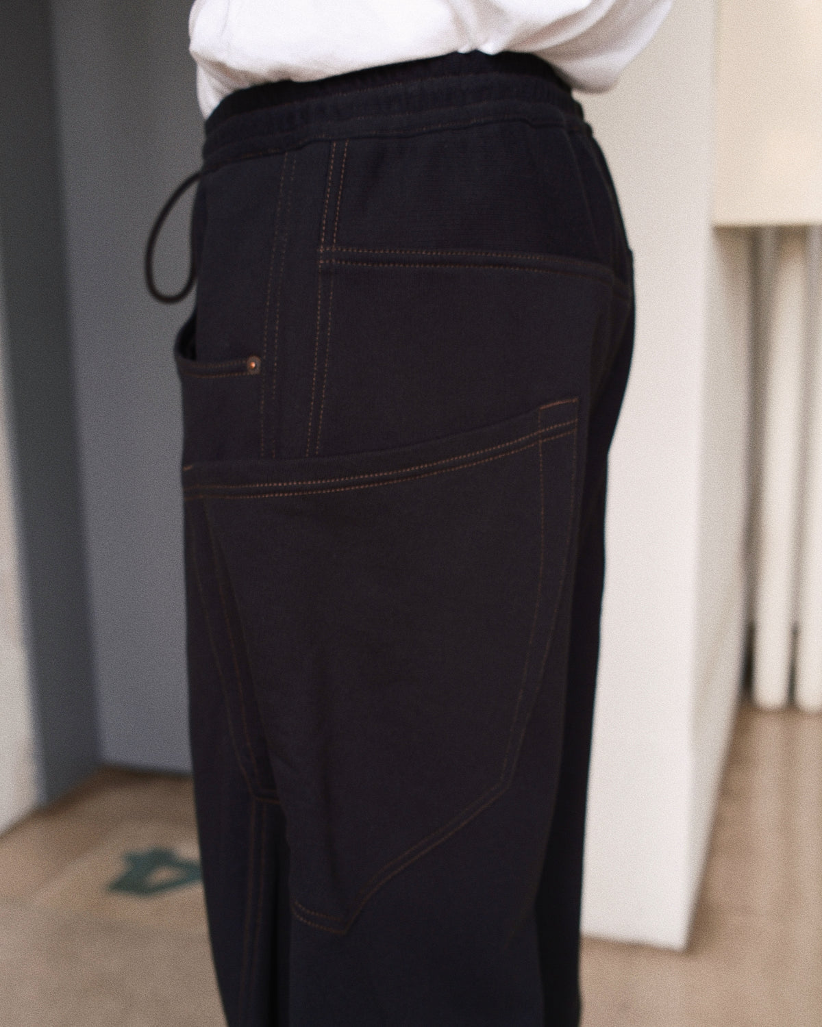 3D cutting sweat pants Black