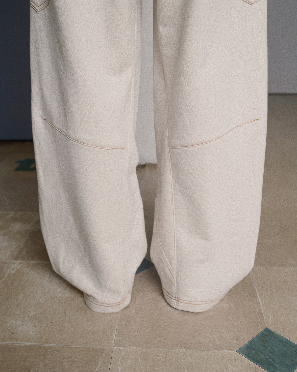 3D cutting sweat pants Oatmeal