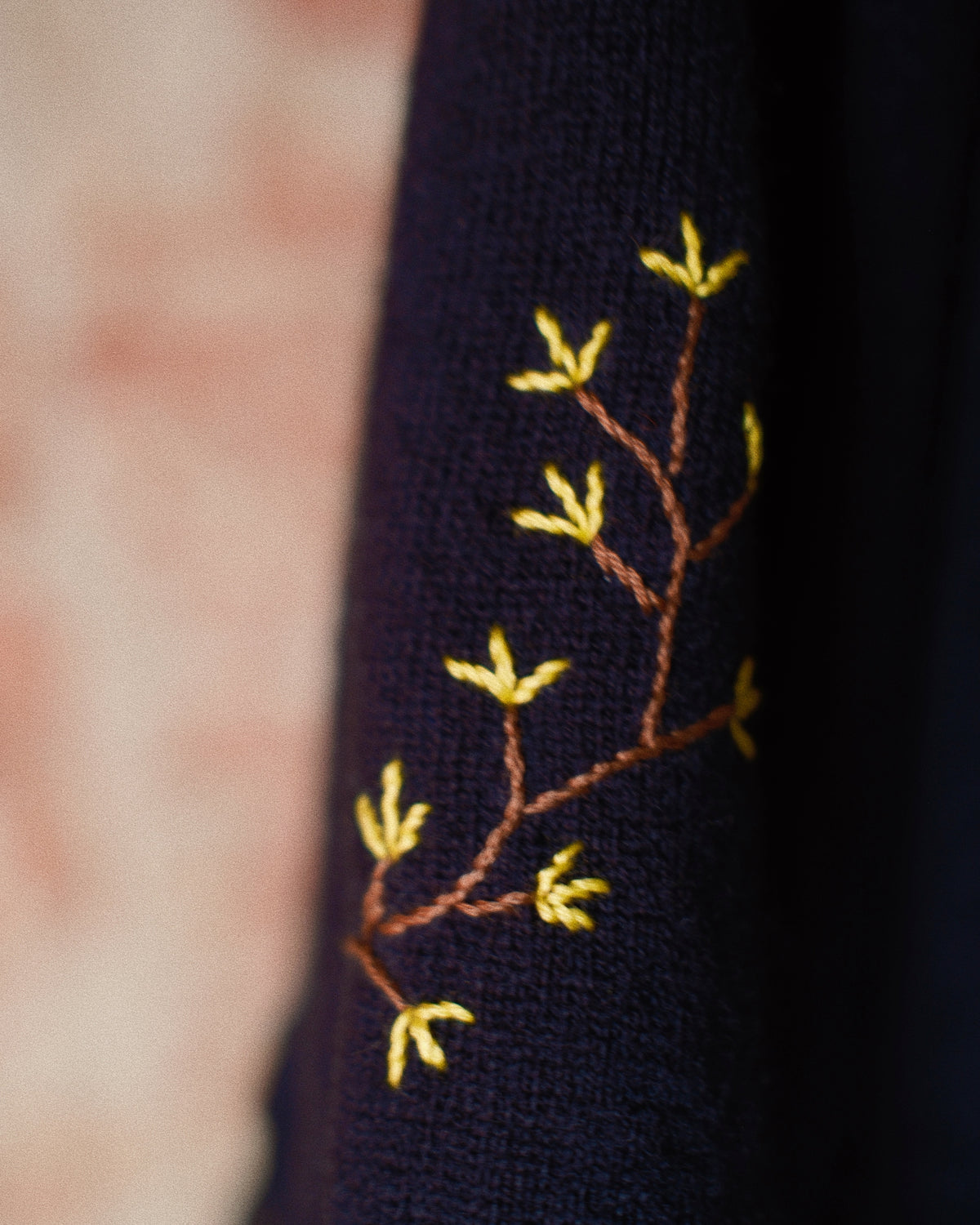 Hand-embroidered stole Black