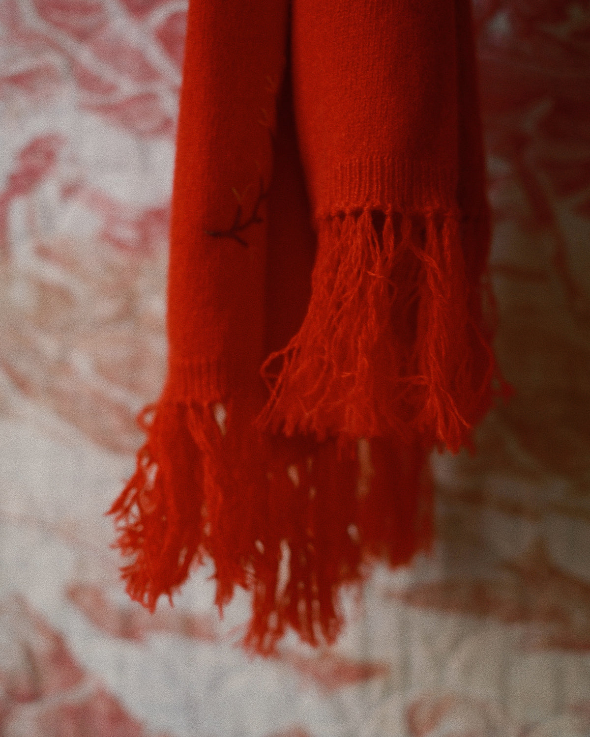 Hand-embroidered stole Red