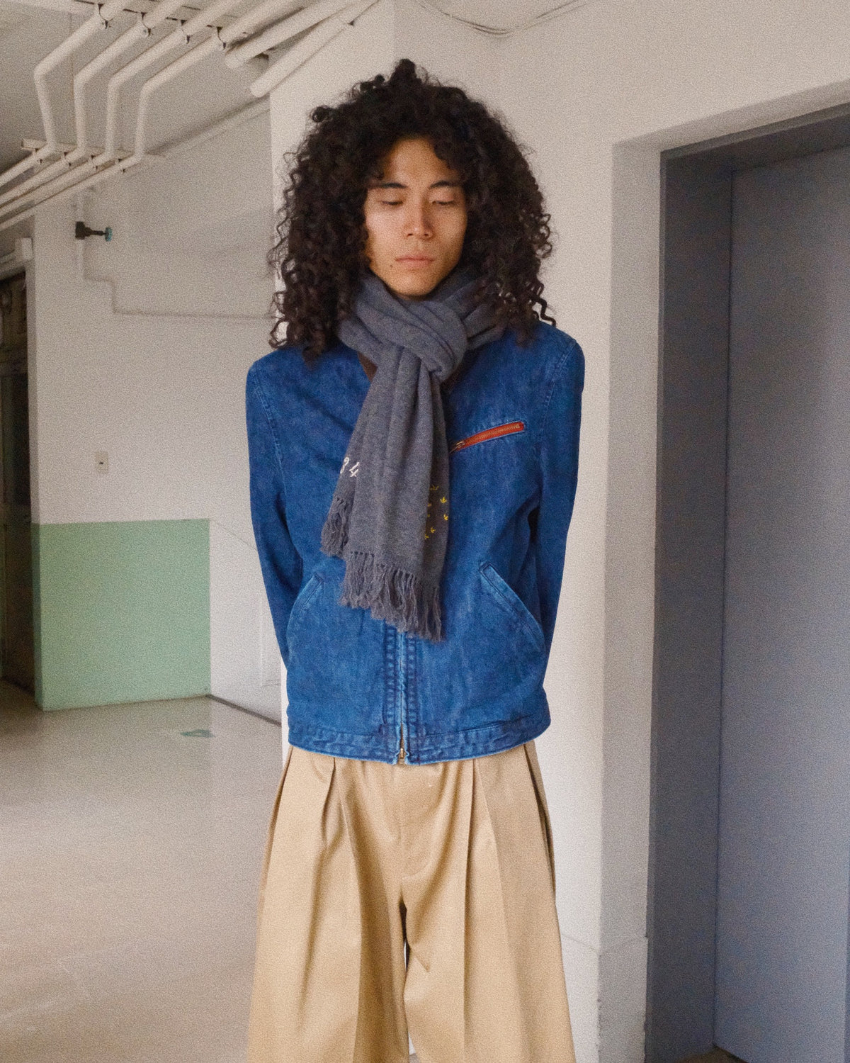 Hand-embroidered stole Gray
